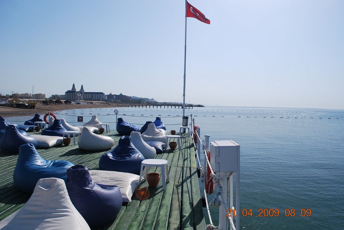 imagini hotel TITANIC LARA